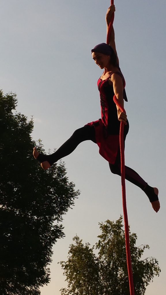 Une fée dans les airs